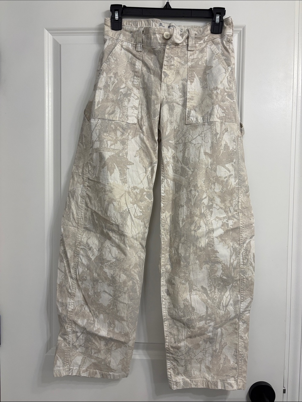 Hollister Beige Leaf-Print Cargo Pants